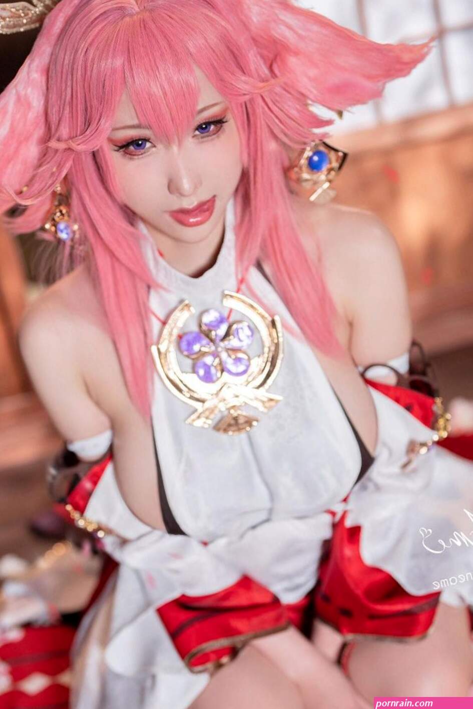 Model Hane Ame haneamecos in cosplay Yae Miko from Genshin Impact