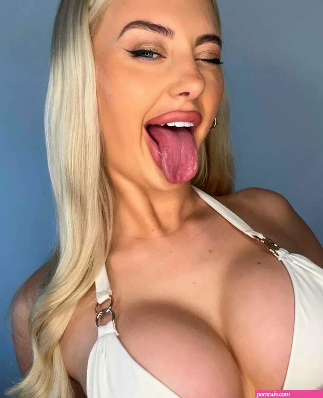 Rhiannon blue hot