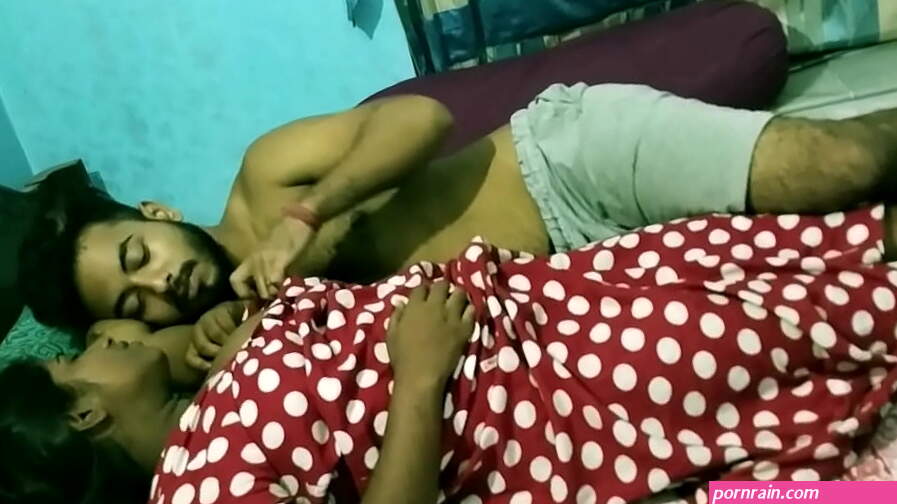 Indian teen couple viral hot sex video!! Village girl vs smart teen boy real sex