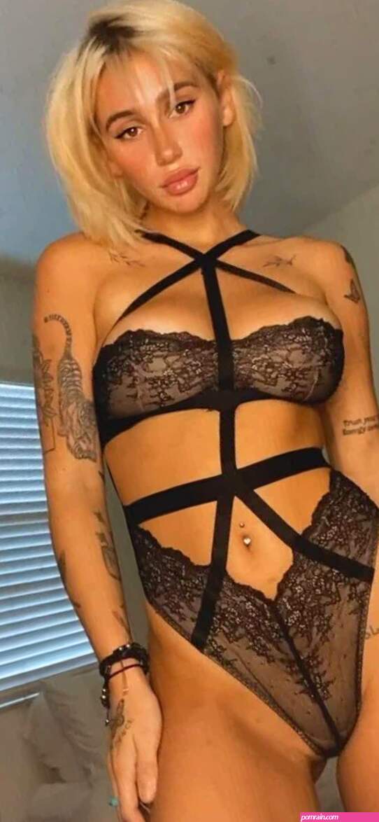 Zoe Consagra