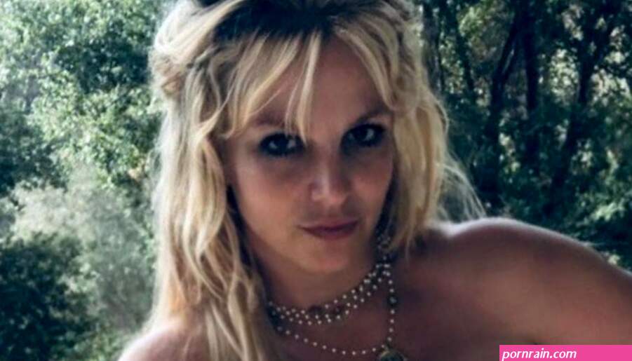 Britney Spears explains slew of topless Instagram photos says she feels lighte