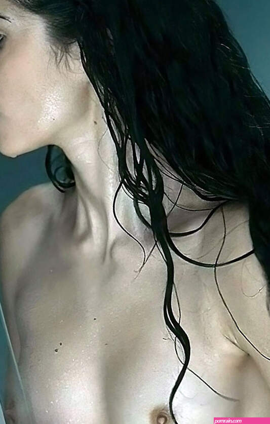 Alba Flores Nude and Sexy Photos Collection