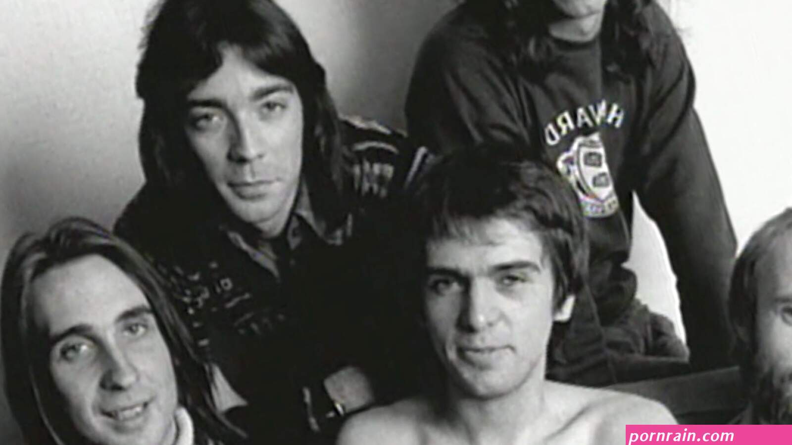 Musik Indonesia: Genesis Ready Reissues Genesis Cover Band Preps Fake CB1