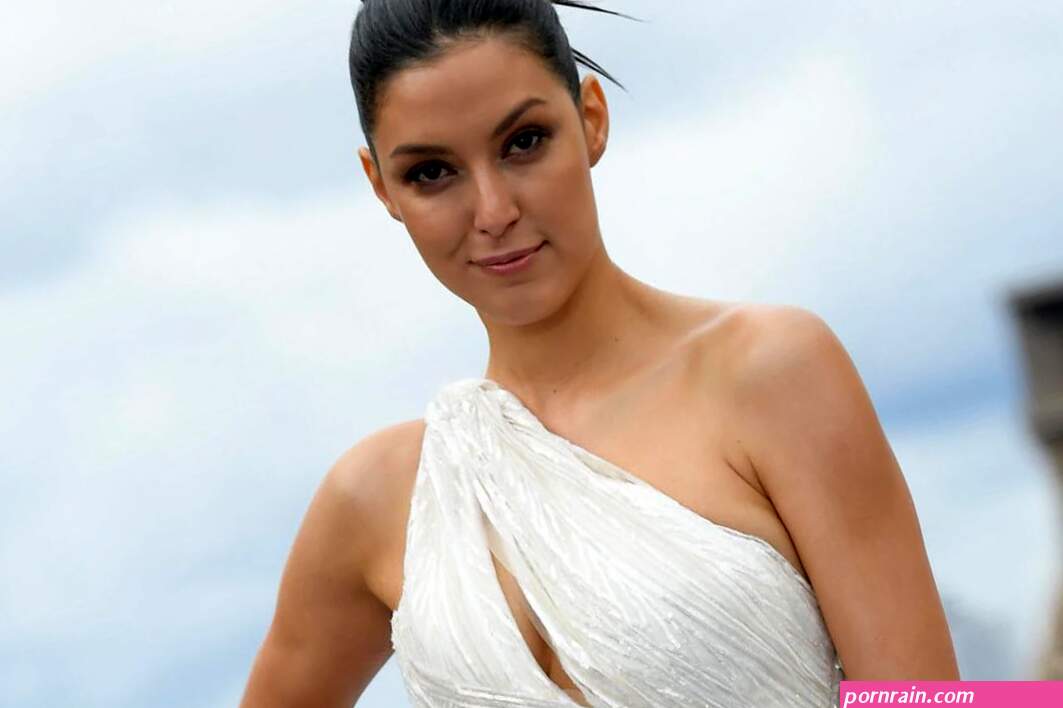 Rebecca Mir: Im Nackt-Kleid raubt sie ihren Fans den Atem