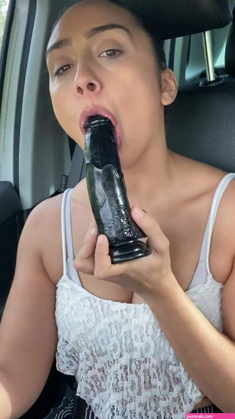 Lilly Hall Onlyfans