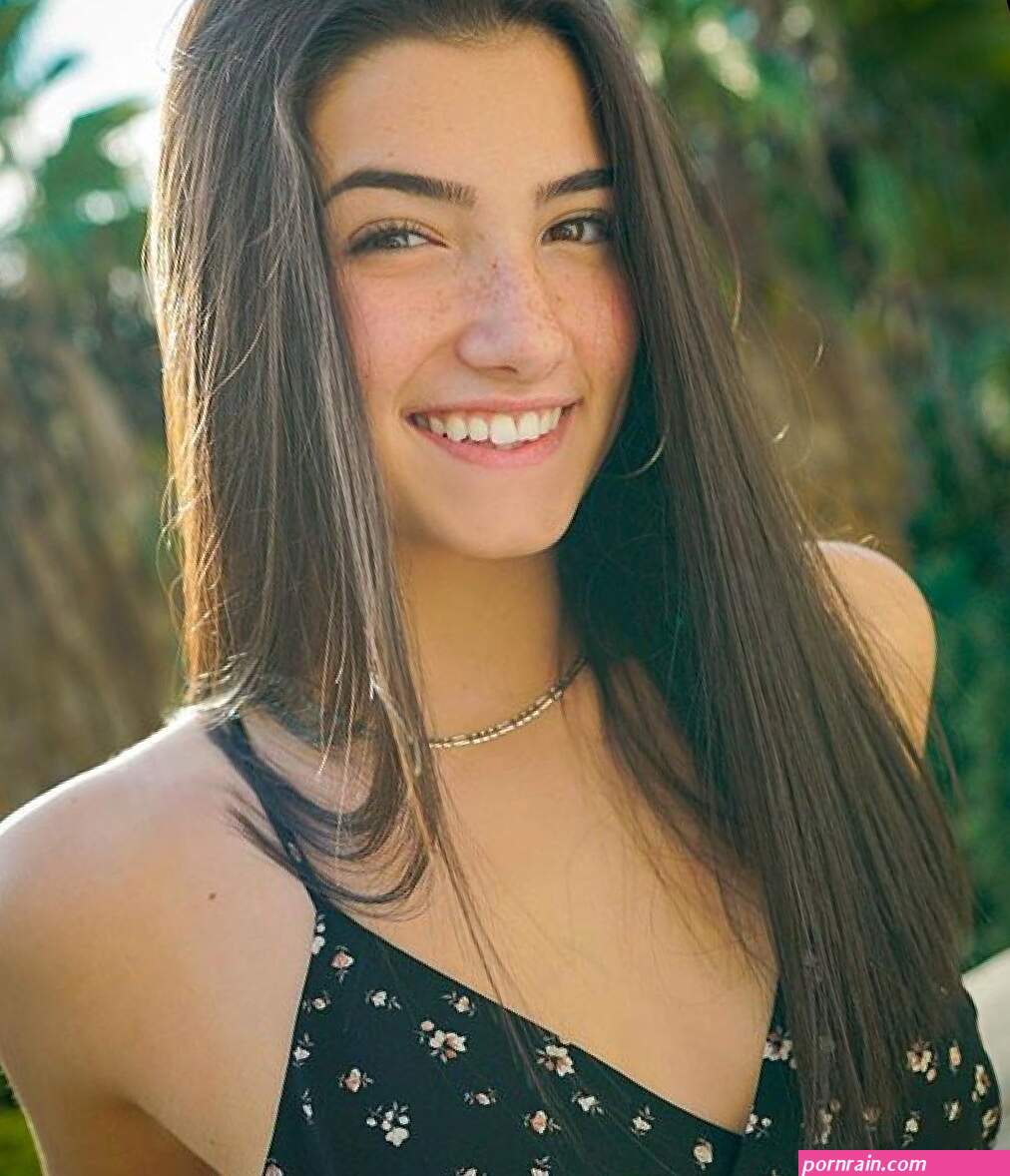 Charli damelio photos Charli d amelio Girl celebrities
