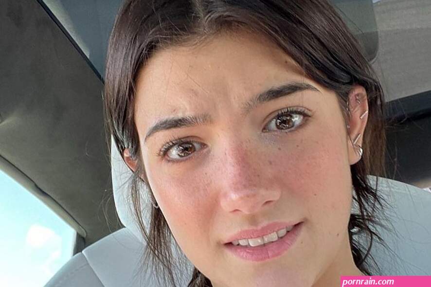 Free shipping serviceCharli DAmelio la adolescente ms influyente de TikTok