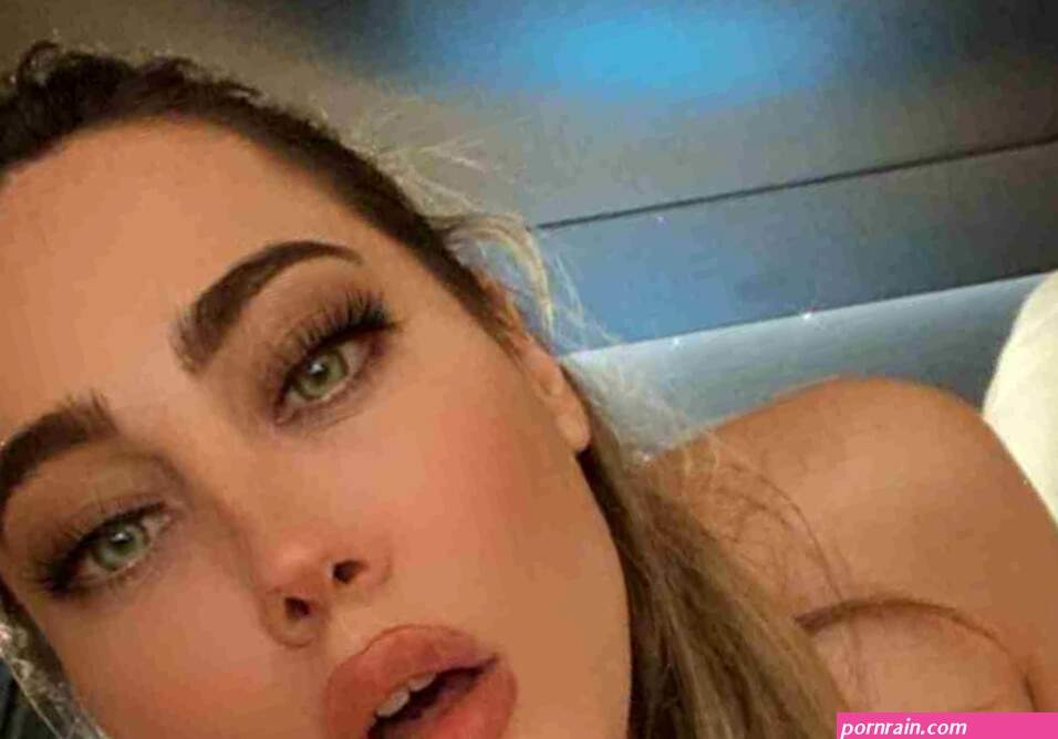 Paola Saulino a letto e senza veli: da impazzire