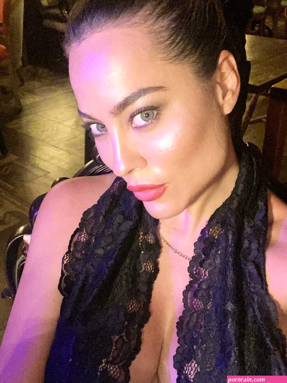 Una modelo de OnlyFans revela un romance con una estrella de la Premier: Me us