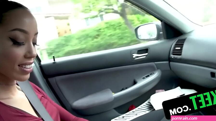 Black Babe With Tight Ass Alexis Tae Gives Stranger A Sloppy Blowjob In His Car