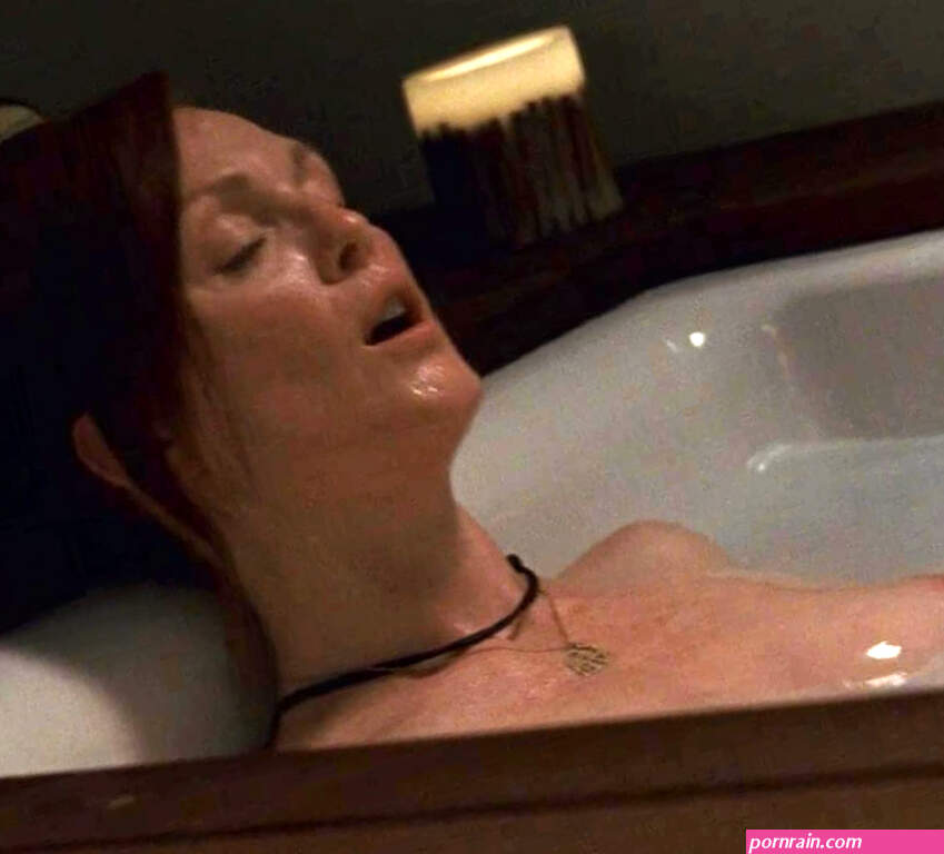 Julianne Moore Nude. Julianne Moore Sex Tape