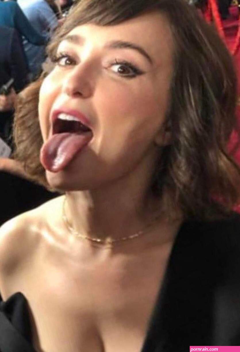 Milana Vayntrub Nude Thicc