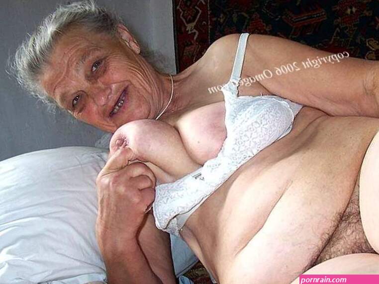 Very old fat grandmas posing naked