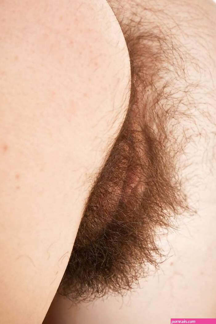Gals with furry pubic hair