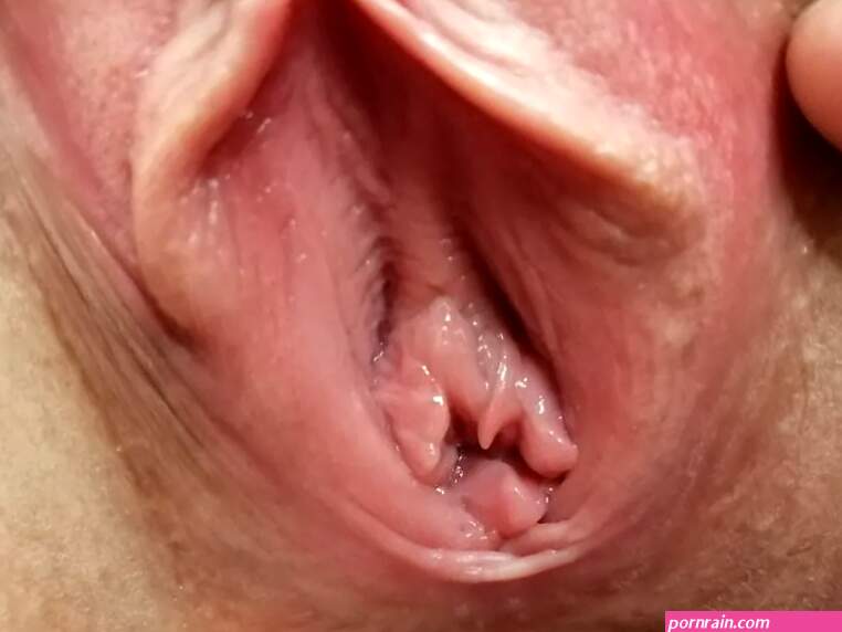 Pussy close up: 15 Nude Pics