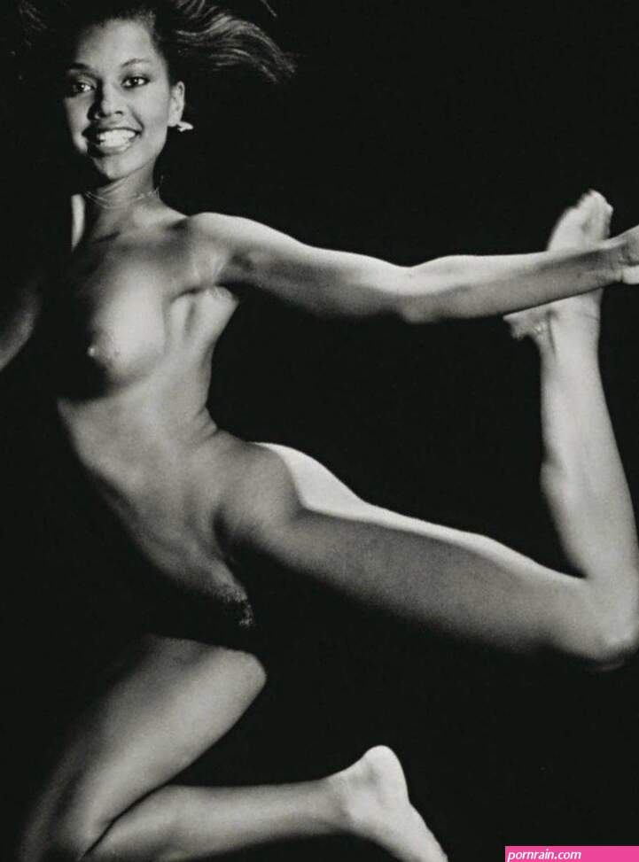 VANESSA WILLIAMS Nude