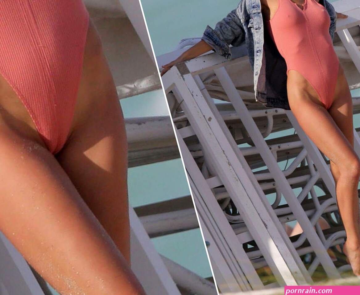 The worst celebrity camel toes EVER
