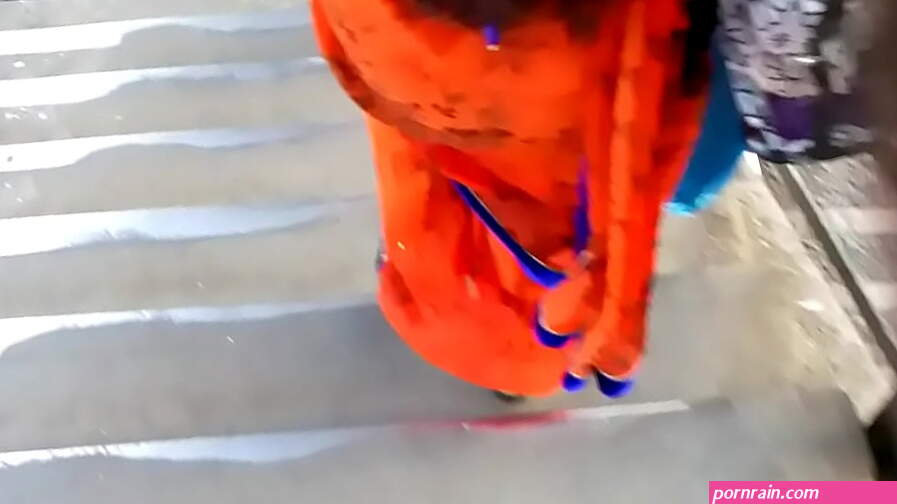 Big ASS In Orange Saree !