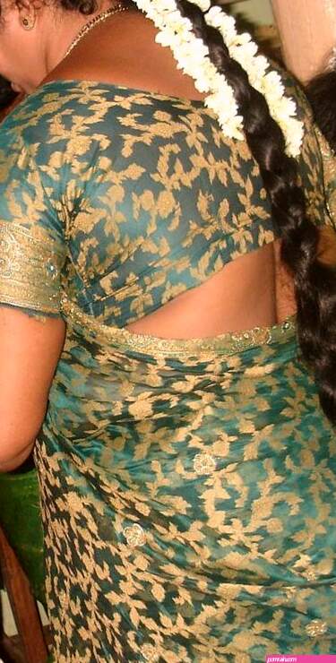 Moti Aunty Gaand In Saree 24750