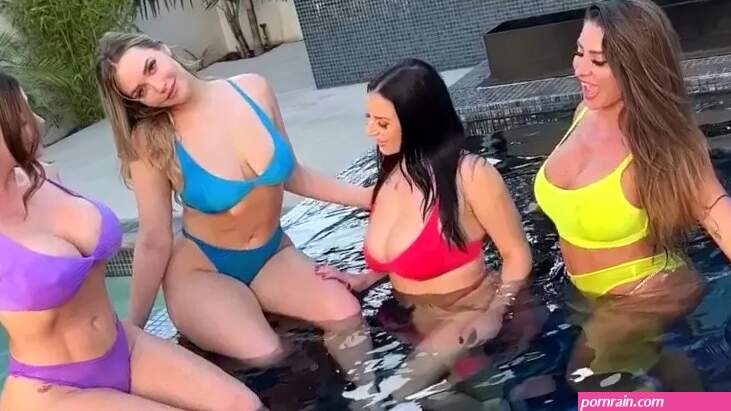 Cuatro sexys tetonas culonas se entregan a una alucinante orga lésbica en la piscina