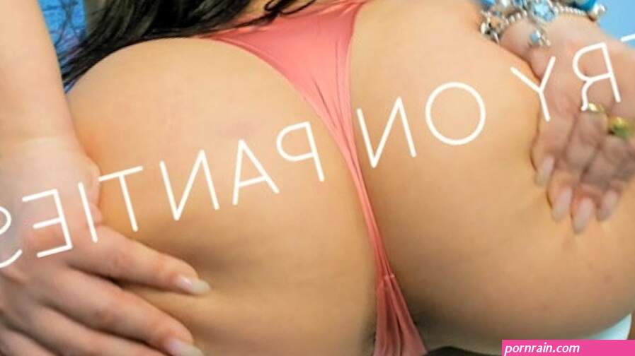Twerking hot girls