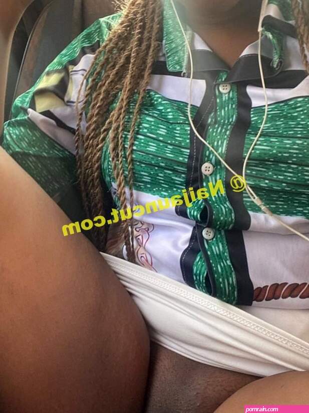 Upskirt Pictures Of a Naija Lady Going On a Date Pantyless
