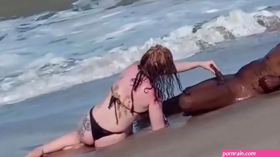 Fizemos sexo com estranho na praia ele deixou ns duas toda fodida