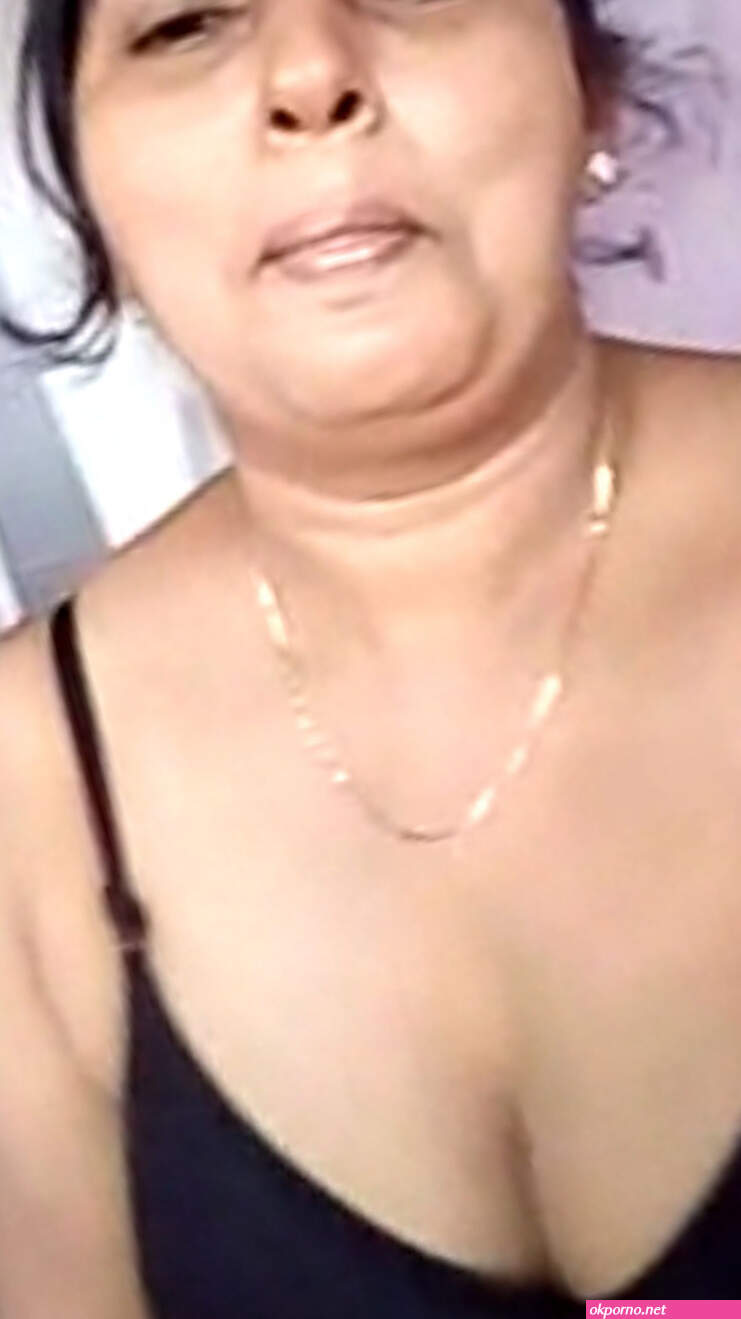 Sexy mature aunty undressed
