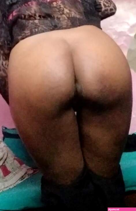 Hot Desi Sexy College Girl In The Bathroom Showing Herself Nude watch online