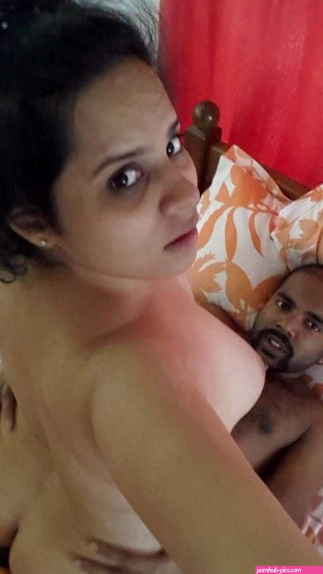 Indian Wife Cheating Nude and Sex Photos