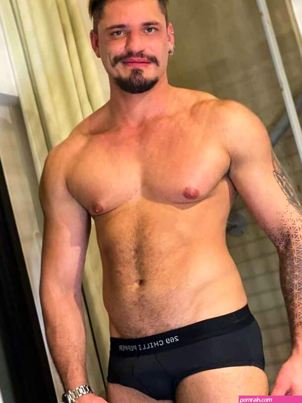 Hot bearded muscle bottom Daniel Toro sucked and fucked by older hunk Manuel Skye