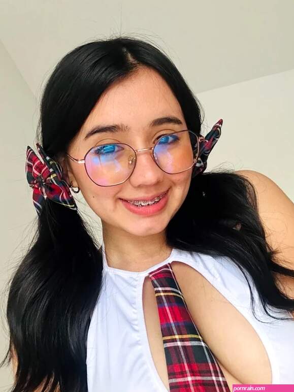 Lovely-zoe OnlyFans profile photos and links