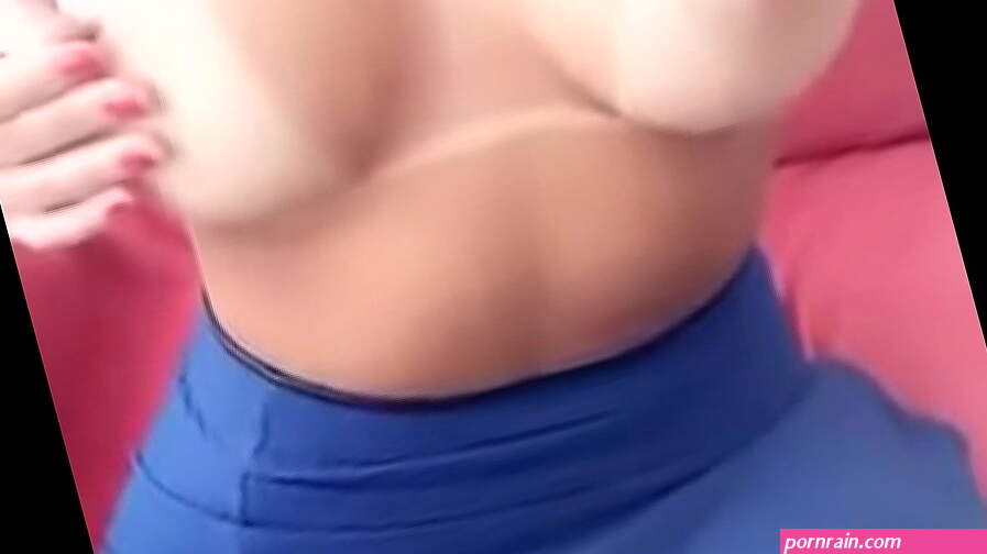Os peitos e a bucetinha mais perfeita que você ver hoje