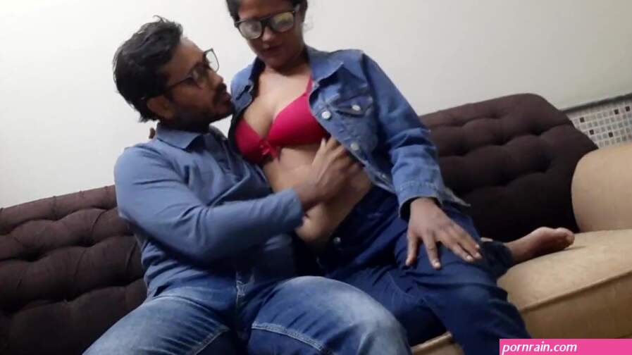 Bengali Secretary is Happy to Fucked by Her Office Boss