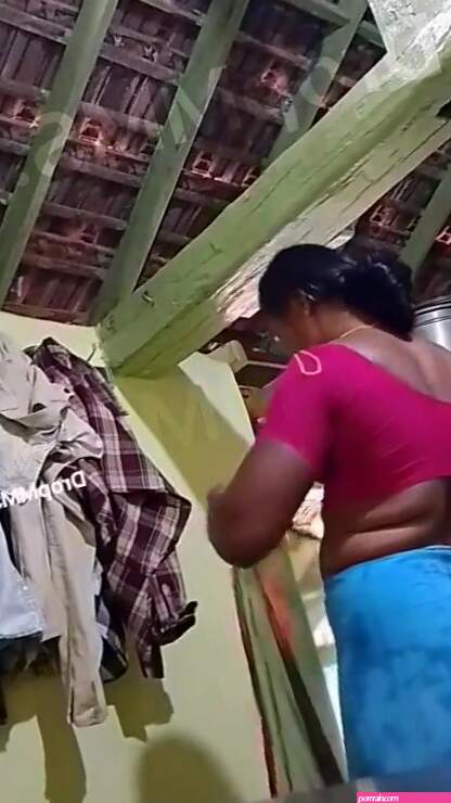 Tamil amma changing saree infront of son