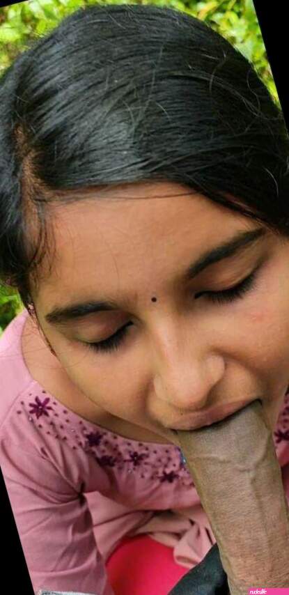 Mallu girlfriend outdoor blowjob and sex pics