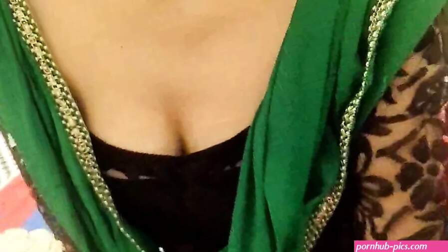 pakistani darzi na basement me maa ki moti gand mari
