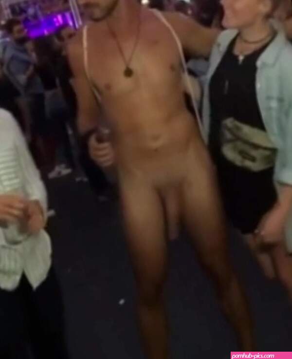 Girls and man sausage in public CFNM