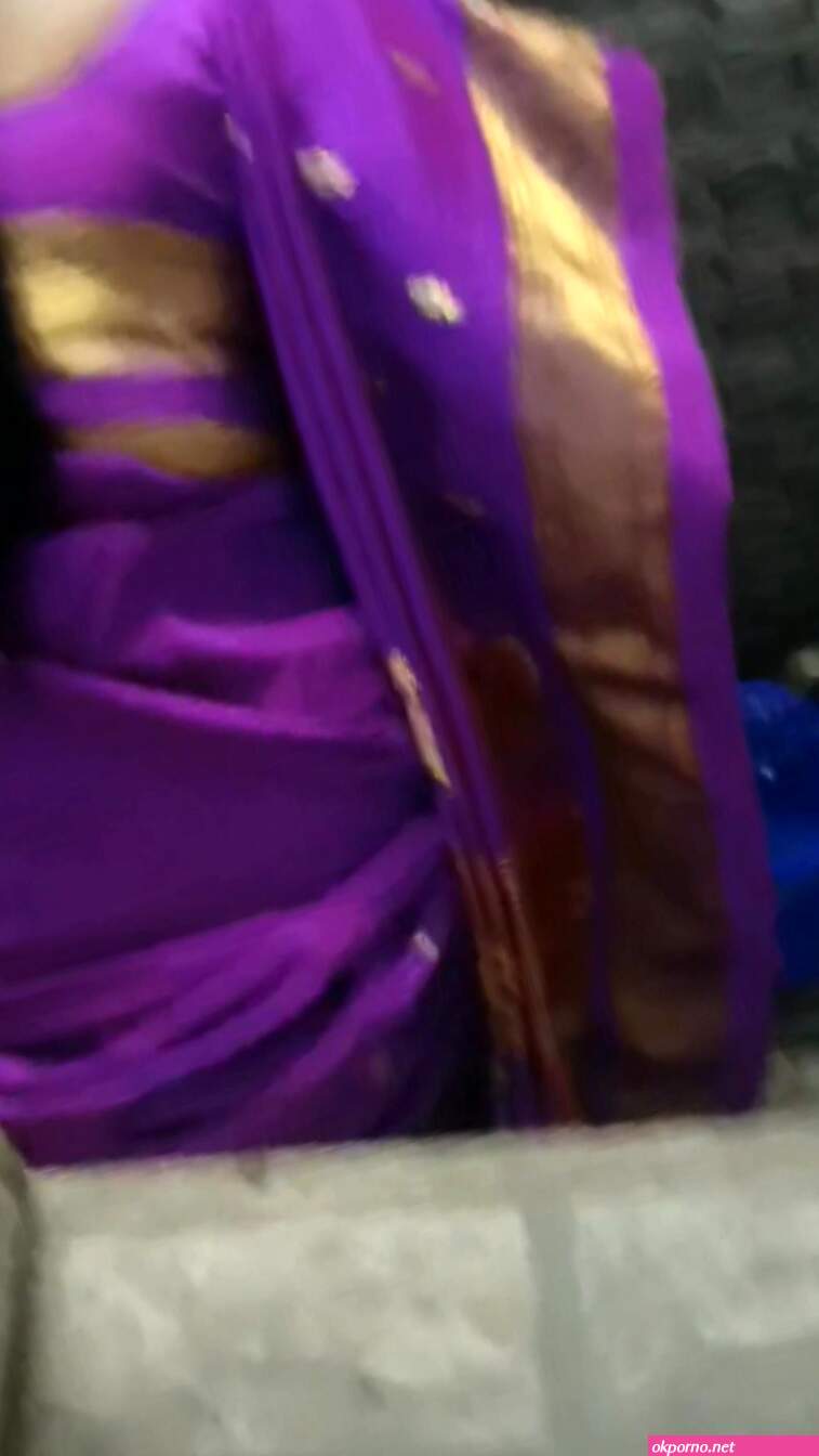 Indian Saree Aunty Toilet Pissing 10