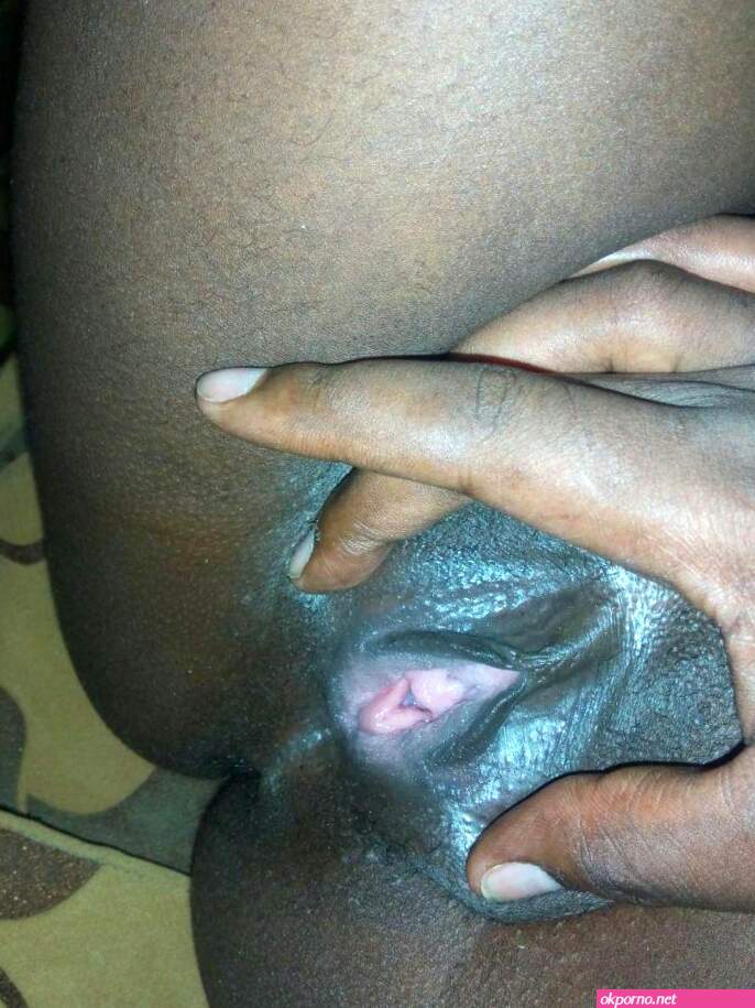 mama mwenye kuma kubwa na matiti
