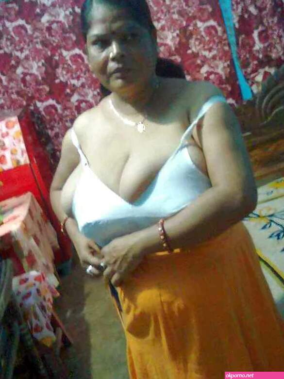 nepali aunty sex boobs photos