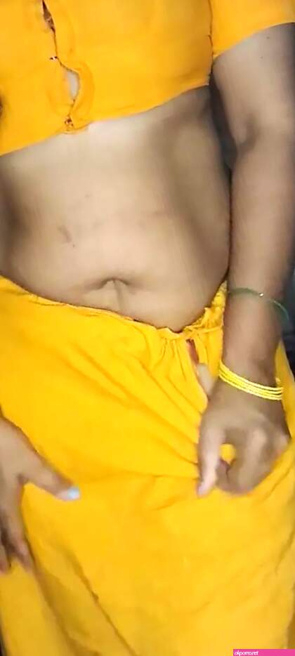 Tanushree Removed Blouse and Petticoat Totally Nudy: Indian Desi Porn