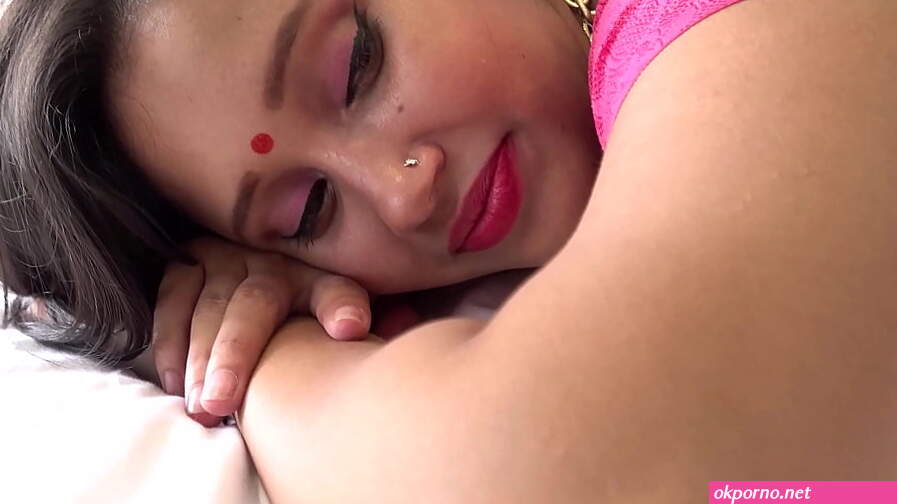 Mother took off her sari and petticoat and got naked and got her ass and ass fucked