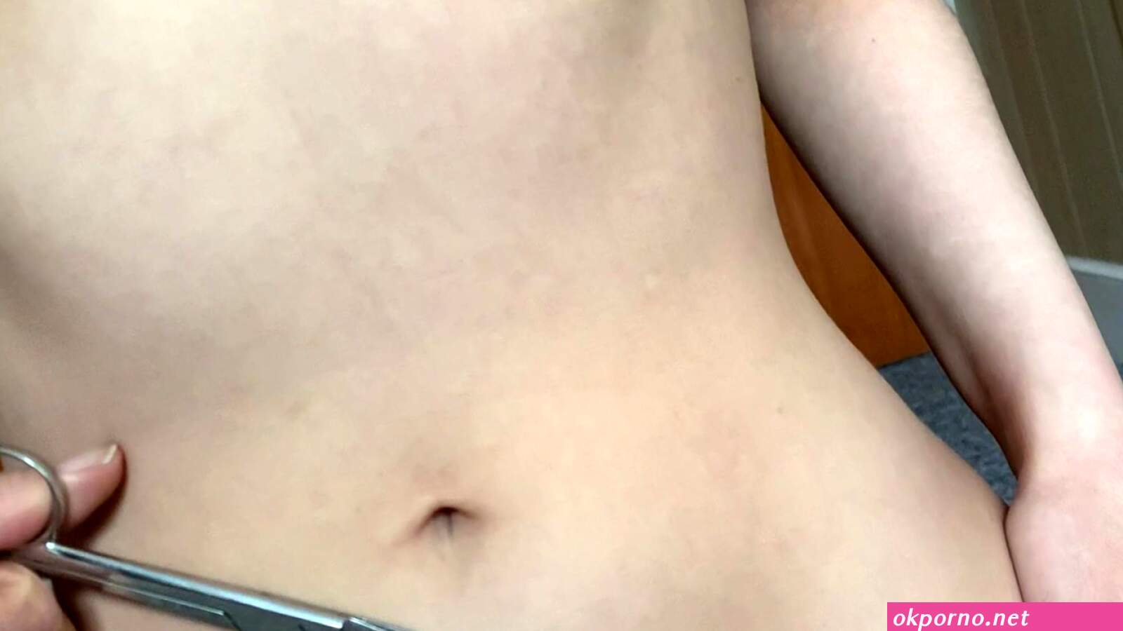 Beautiful Collibrina shaving pussy