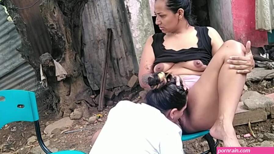 2 parte regresa la manicurista cachonda a demostrar sus talentos en publico