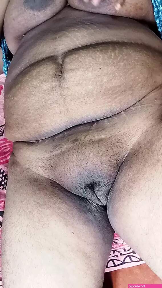 Indian Anty Hot Scene: Masked Homemade Porn by FapHouse