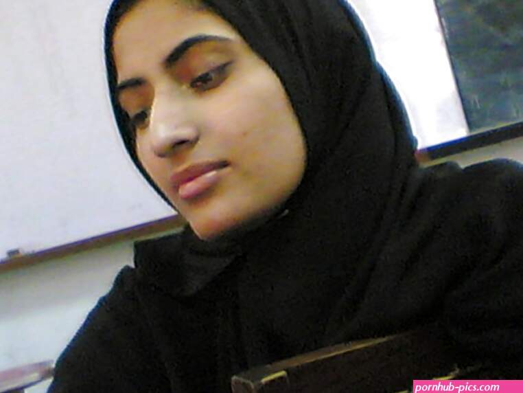 MUSLIM BLACK HIJAB indian Beautiful Blowjob and cum drinking