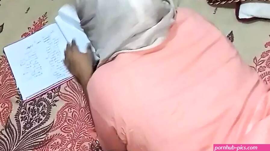 desi indian muslim girlfriend in black hijab pussy fucked missionary xxx hd porn