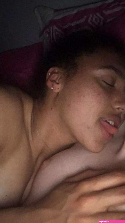Paige bueckers leaked pic