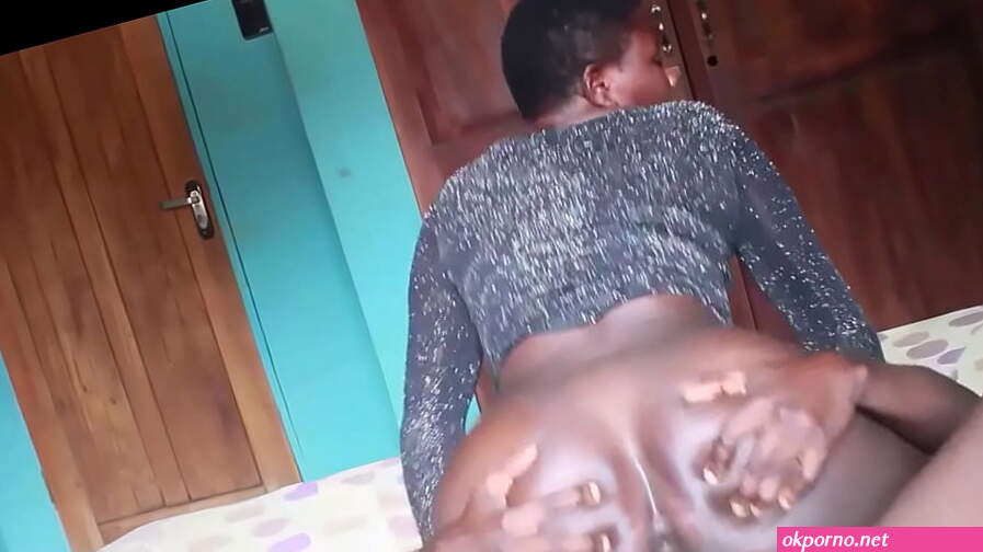 African Gift traveled from Lagos to Warri to meet her fan for a mad fuck